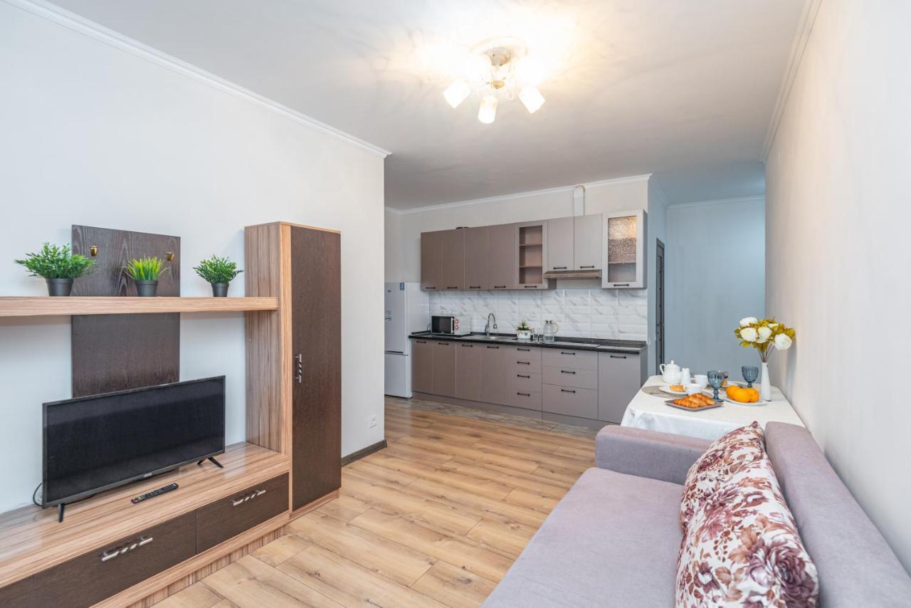 Жк Sauran Towers Comfort Asztana Kültér fotó